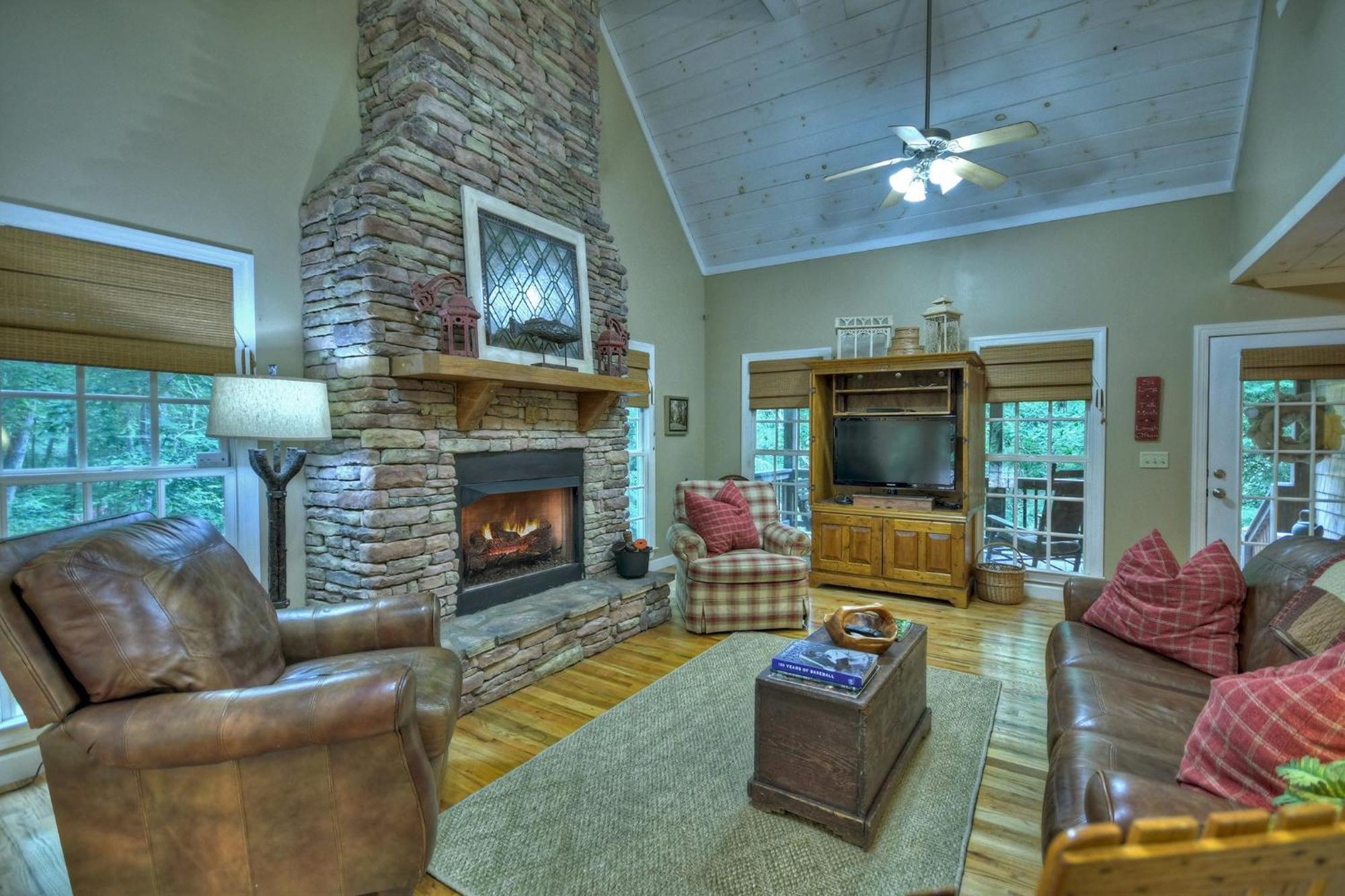 Southern Living Cottage Cozy Up By The Fire Relax On The Porch And Enjoy Peaceful Surroundings Blue Ridge Extérieur photo