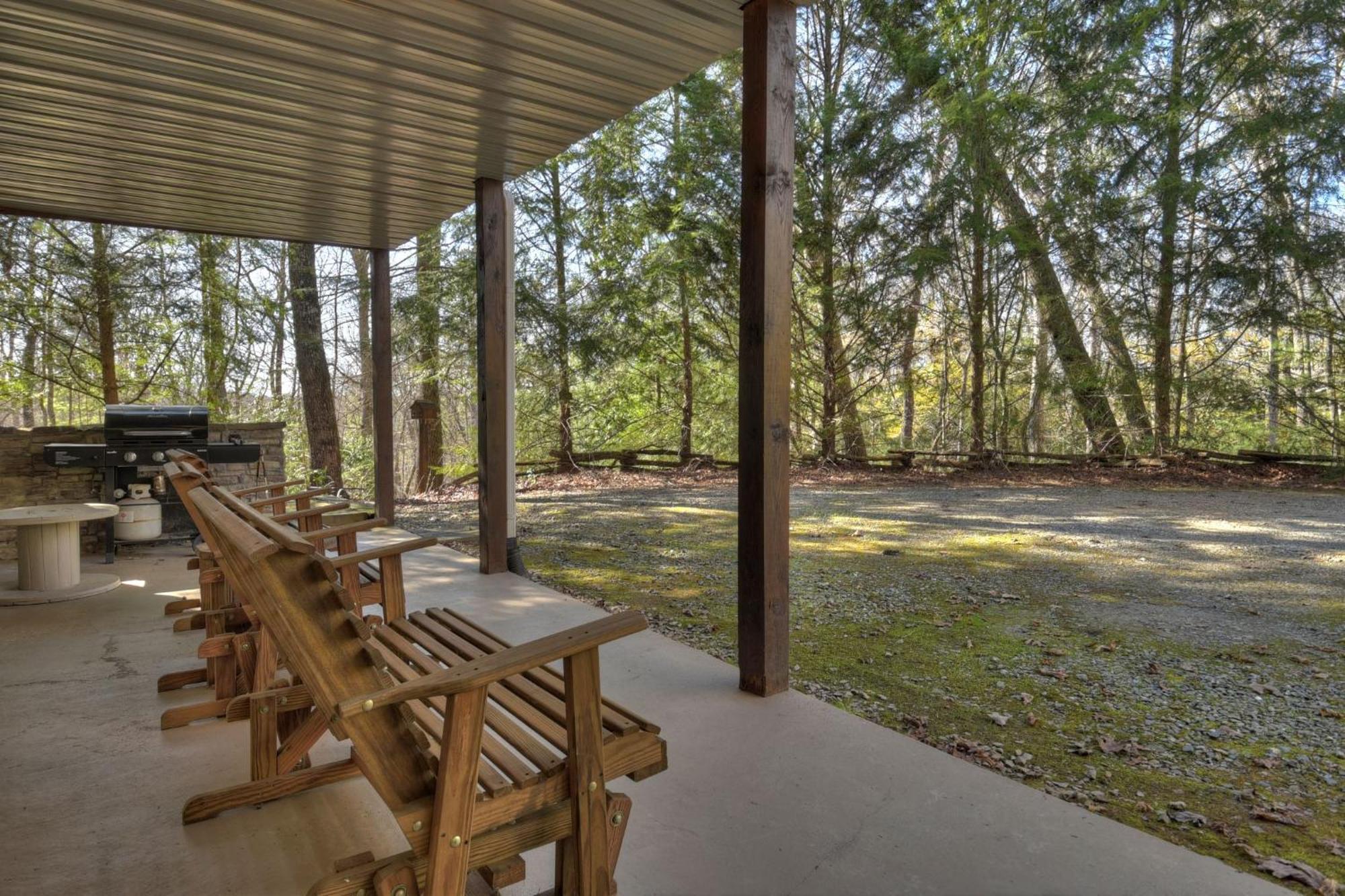 Southern Living Cottage Cozy Up By The Fire Relax On The Porch And Enjoy Peaceful Surroundings Blue Ridge Extérieur photo