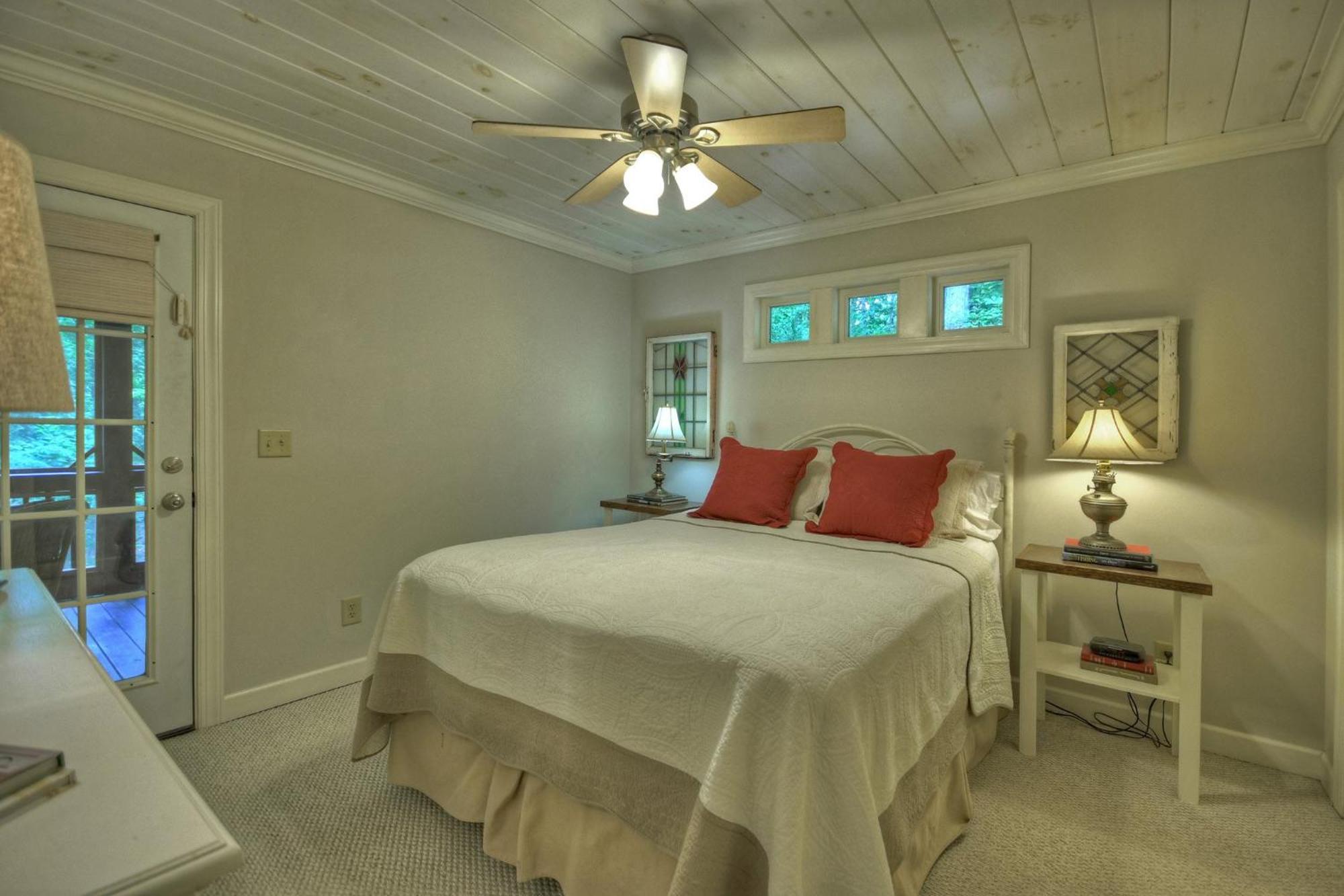Southern Living Cottage Cozy Up By The Fire Relax On The Porch And Enjoy Peaceful Surroundings Blue Ridge Extérieur photo