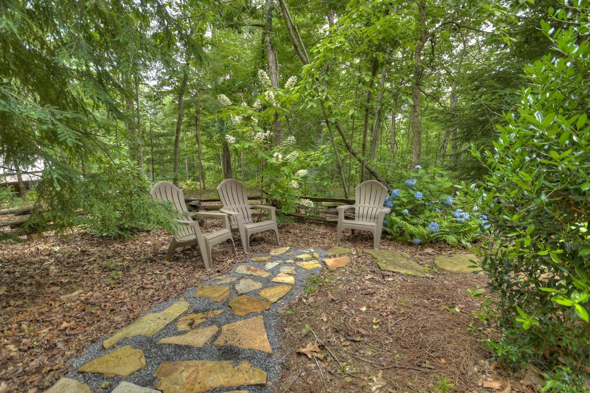 Southern Living Cottage Cozy Up By The Fire Relax On The Porch And Enjoy Peaceful Surroundings Blue Ridge Extérieur photo