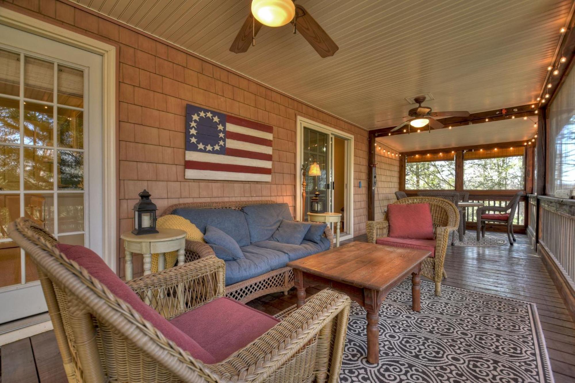 Southern Living Cottage Cozy Up By The Fire Relax On The Porch And Enjoy Peaceful Surroundings Blue Ridge Extérieur photo