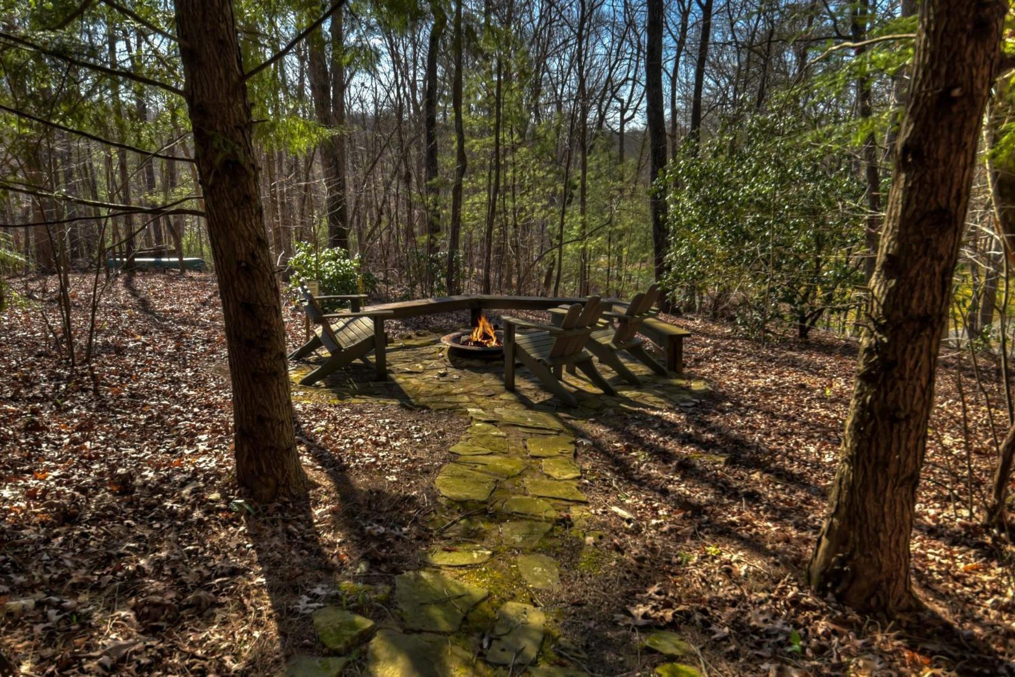 Southern Living Cottage Cozy Up By The Fire Relax On The Porch And Enjoy Peaceful Surroundings Blue Ridge Extérieur photo